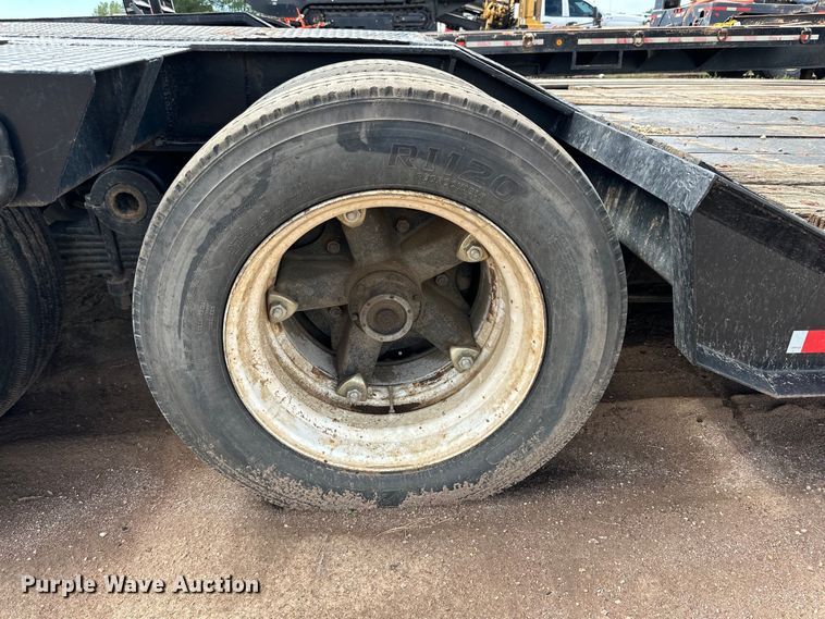 image for item IB9455 1988 Eager Beaver lowboy equipment trailer