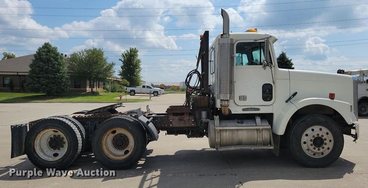 image for item KA9874 1995 Freightliner FLD120 semi truck
