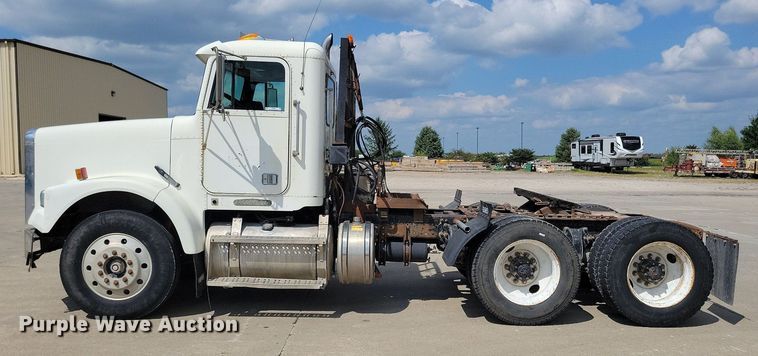 image for item KA9874 1995 Freightliner FLD120 semi truck