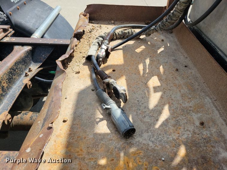 image for item KA9874 1995 Freightliner FLD120 semi truck