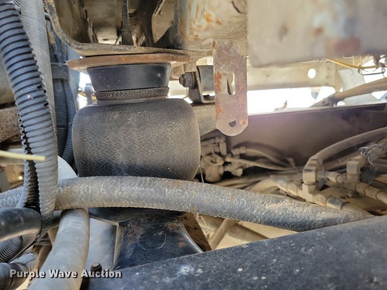 image for item KA9874 1995 Freightliner FLD120 semi truck