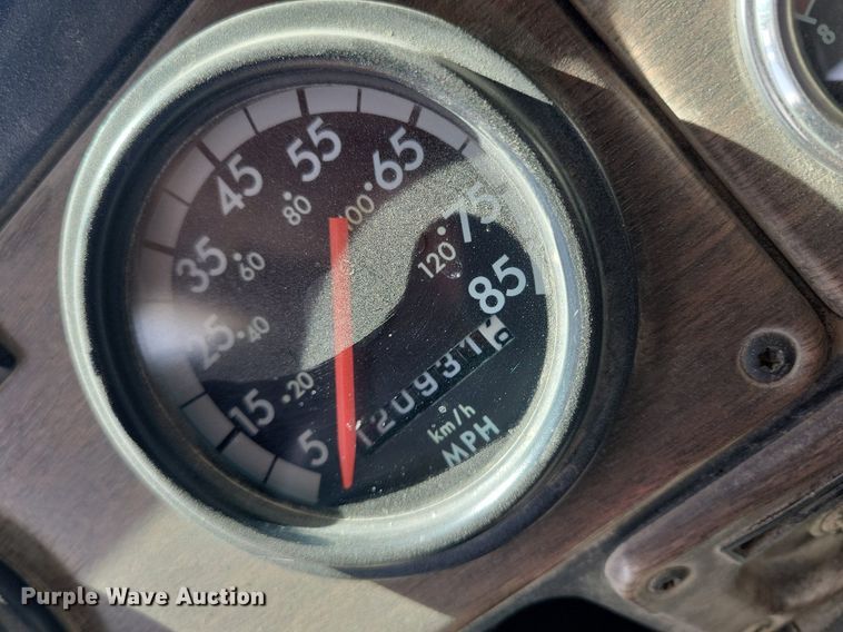 image for item KA9874 1995 Freightliner FLD120 semi truck