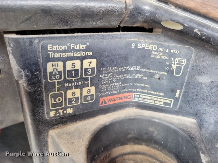 image for item KA9874 1995 Freightliner FLD120 semi truck