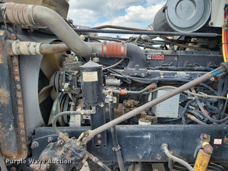 image for item KA9874 1995 Freightliner FLD120 semi truck