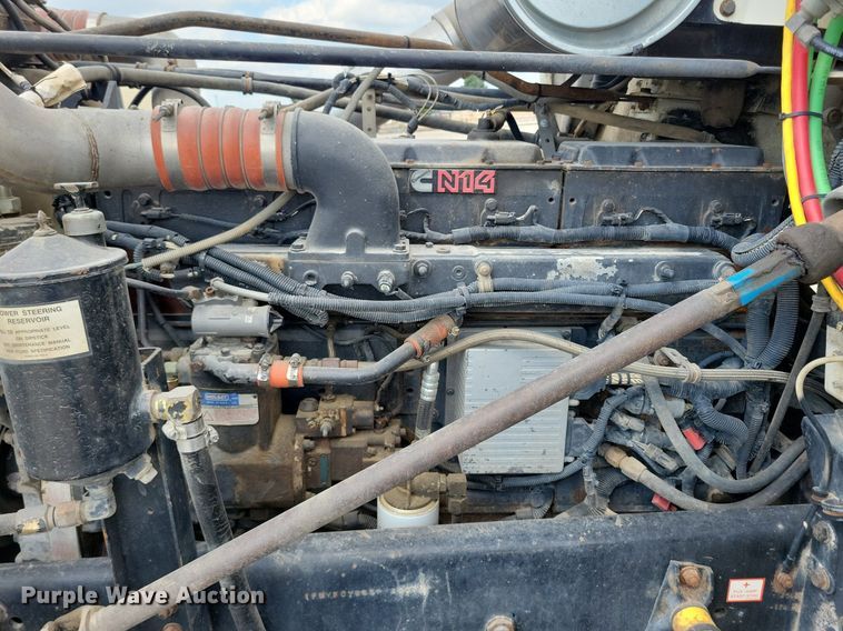 image for item KA9874 1995 Freightliner FLD120 semi truck