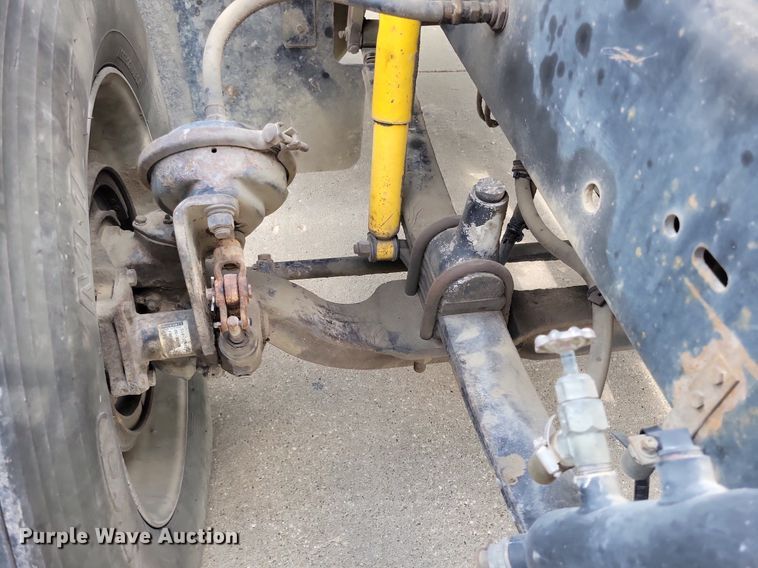 image for item KA9874 1995 Freightliner FLD120 semi truck