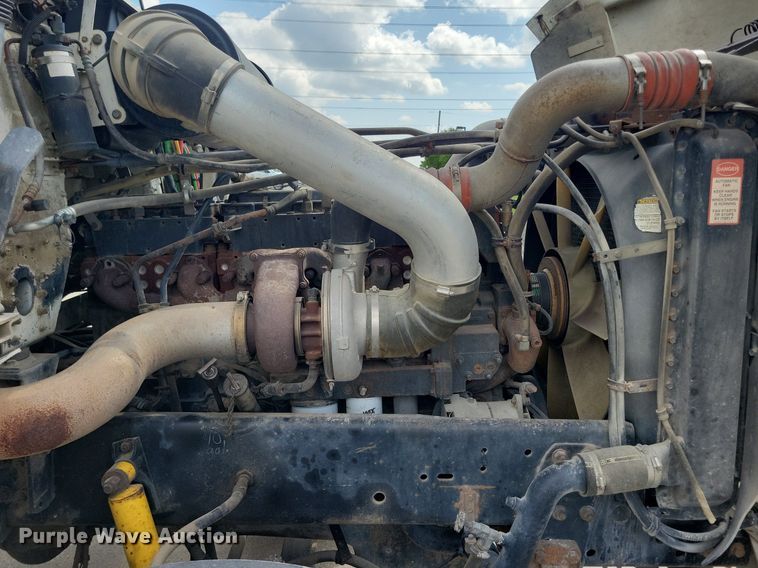 image for item KA9874 1995 Freightliner FLD120 semi truck