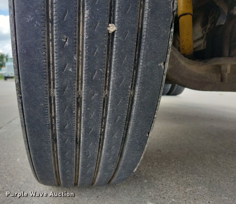 image for item KA9874 1995 Freightliner FLD120 semi truck