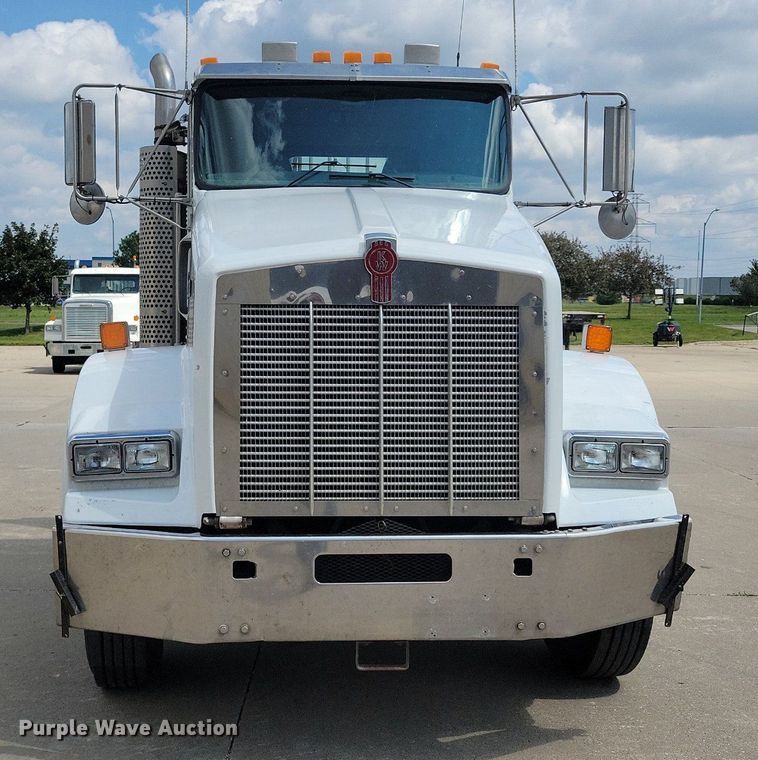 image for item KA9875 2003 Kenworth T800 semi truck