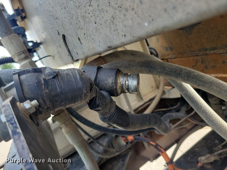 image for item KA9875 2003 Kenworth T800 semi truck