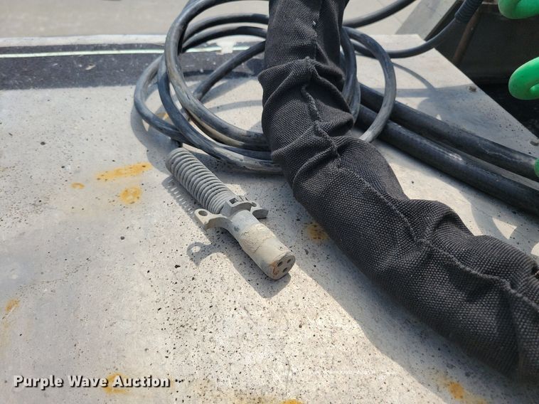 image for item KA9875 2003 Kenworth T800 semi truck