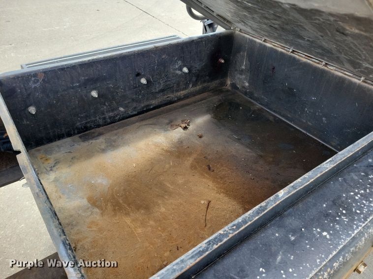 image for item KA9875 2003 Kenworth T800 semi truck