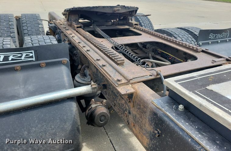 image for item KA9875 2003 Kenworth T800 semi truck