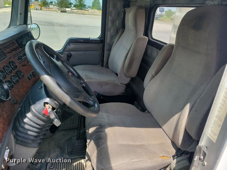 image for item KA9875 2003 Kenworth T800 semi truck