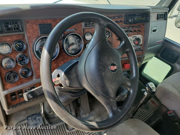 image for item KA9875 2003 Kenworth T800 semi truck