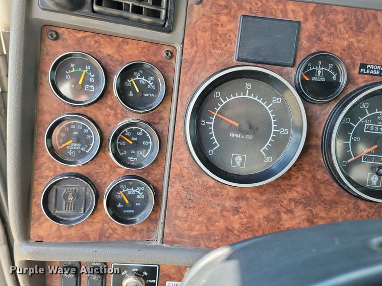 image for item KA9875 2003 Kenworth T800 semi truck