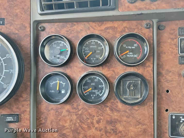 image for item KA9875 2003 Kenworth T800 semi truck