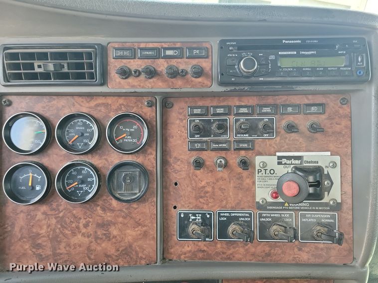 image for item KA9875 2003 Kenworth T800 semi truck