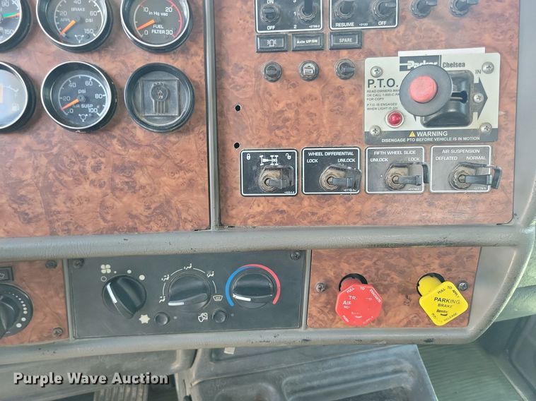 image for item KA9875 2003 Kenworth T800 semi truck