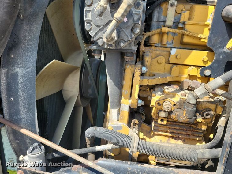 image for item KA9875 2003 Kenworth T800 semi truck