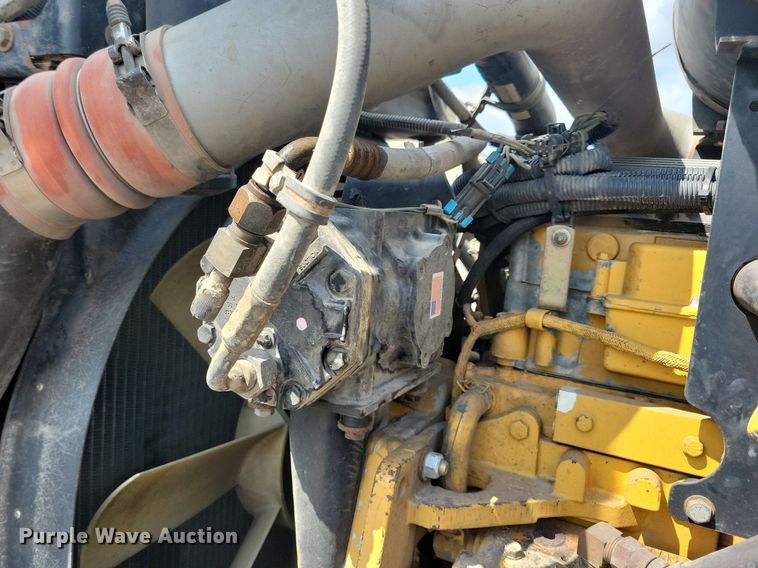 image for item KA9875 2003 Kenworth T800 semi truck