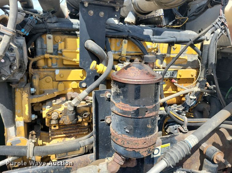 image for item KA9875 2003 Kenworth T800 semi truck