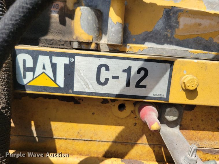 image for item KA9875 2003 Kenworth T800 semi truck