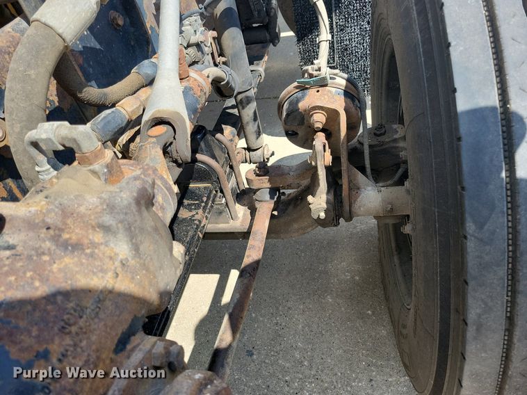 image for item KA9875 2003 Kenworth T800 semi truck