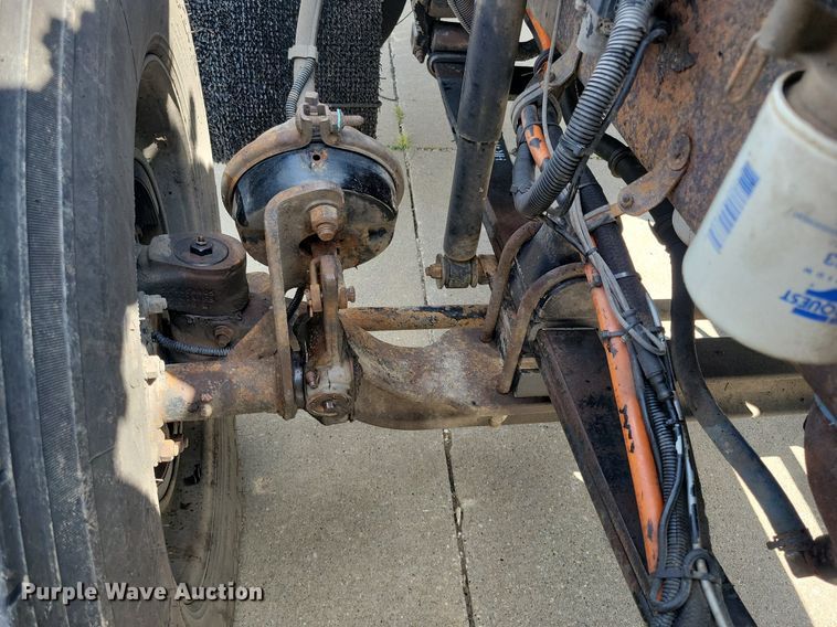 image for item KA9875 2003 Kenworth T800 semi truck