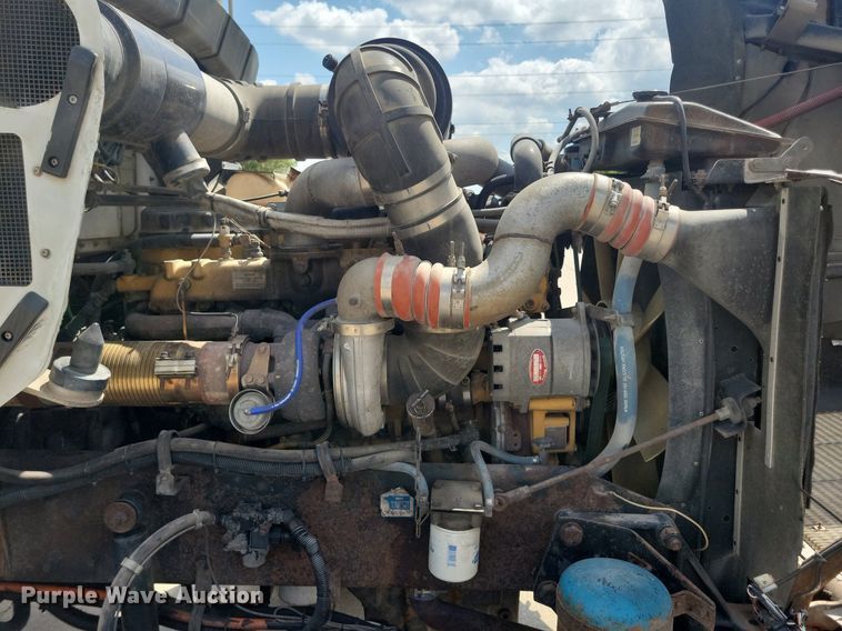 image for item KA9875 2003 Kenworth T800 semi truck