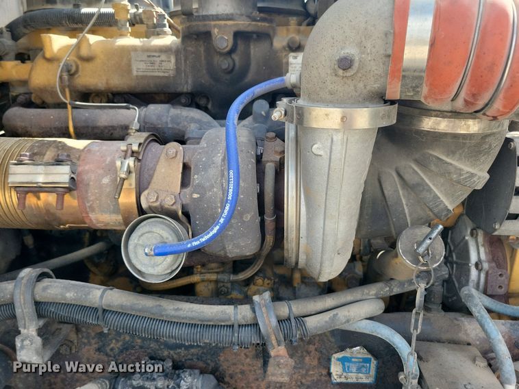 image for item KA9875 2003 Kenworth T800 semi truck