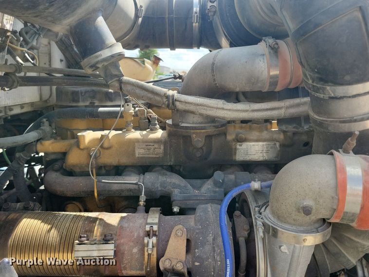 image for item KA9875 2003 Kenworth T800 semi truck