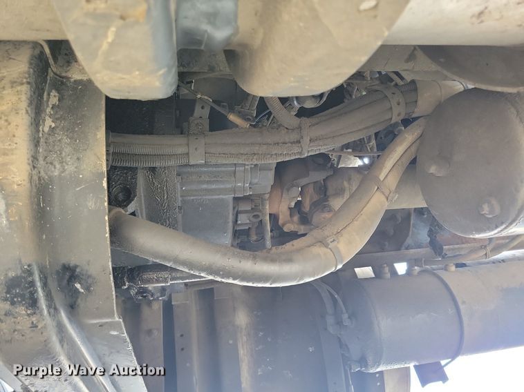 image for item KA9875 2003 Kenworth T800 semi truck