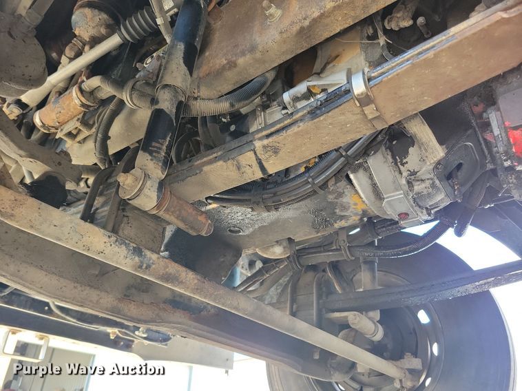 image for item KA9875 2003 Kenworth T800 semi truck