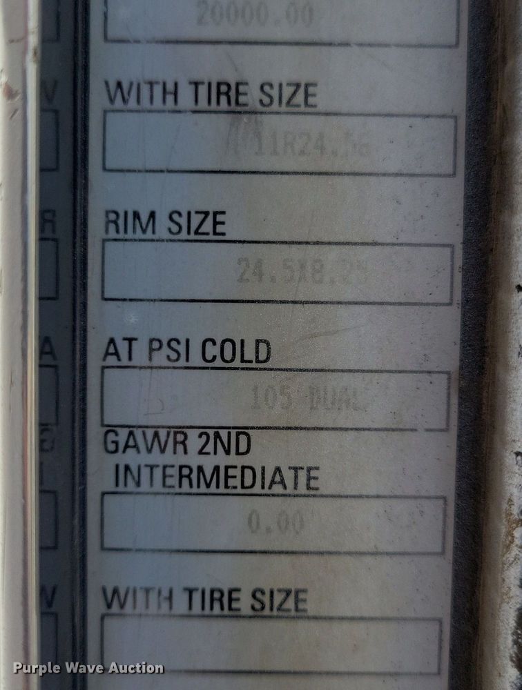 image for item KA9875 2003 Kenworth T800 semi truck