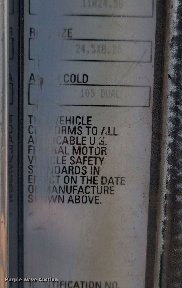 image for item KA9875 2003 Kenworth T800 semi truck