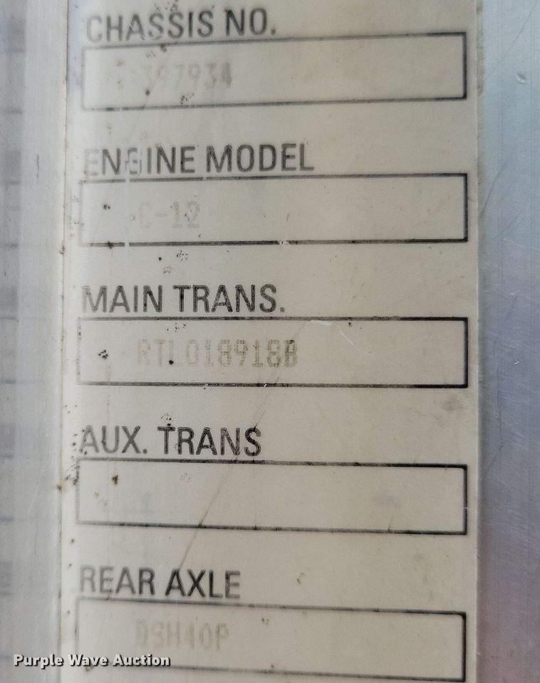 image for item KA9875 2003 Kenworth T800 semi truck