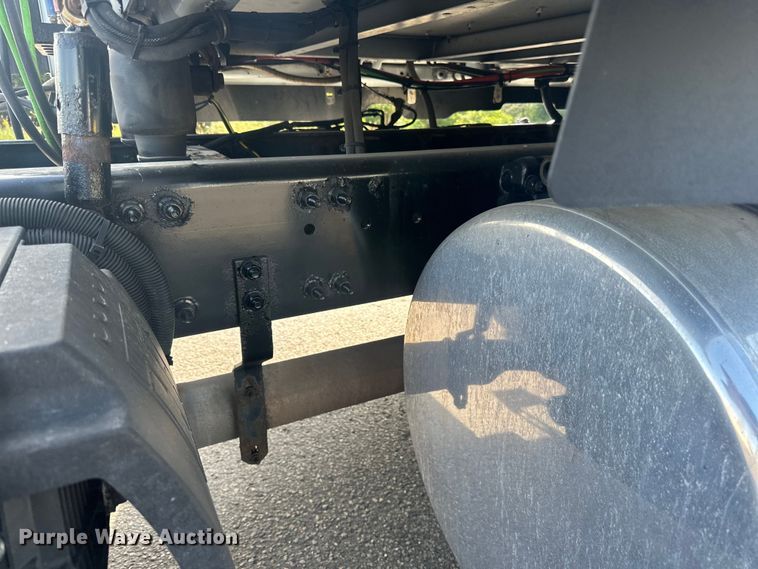 image for item LR9468 2017 Freightliner  Cascadia  semi truck