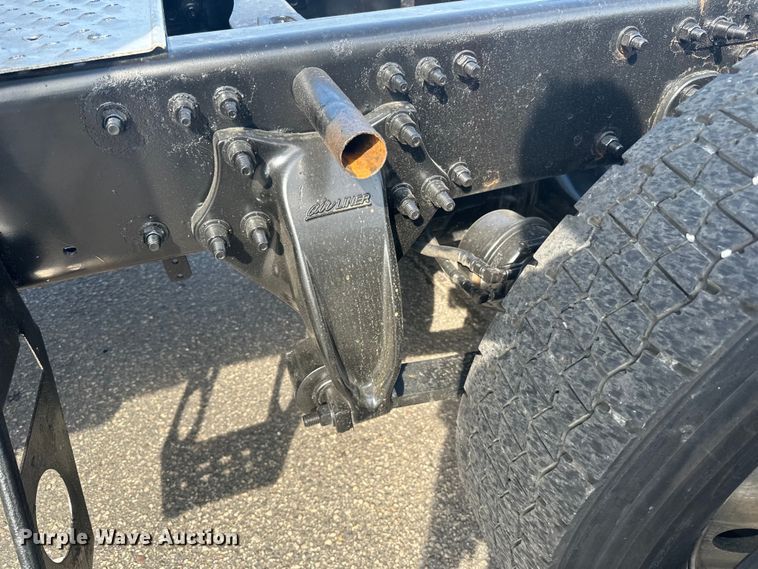 image for item LR9468 2017 Freightliner  Cascadia  semi truck