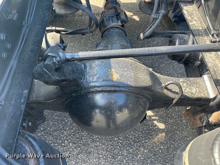 image for item LR9468 2017 Freightliner  Cascadia  semi truck