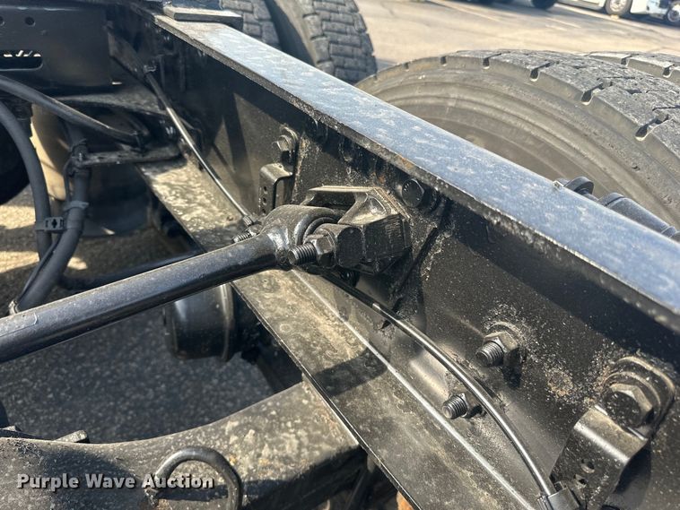 image for item LR9468 2017 Freightliner  Cascadia  semi truck