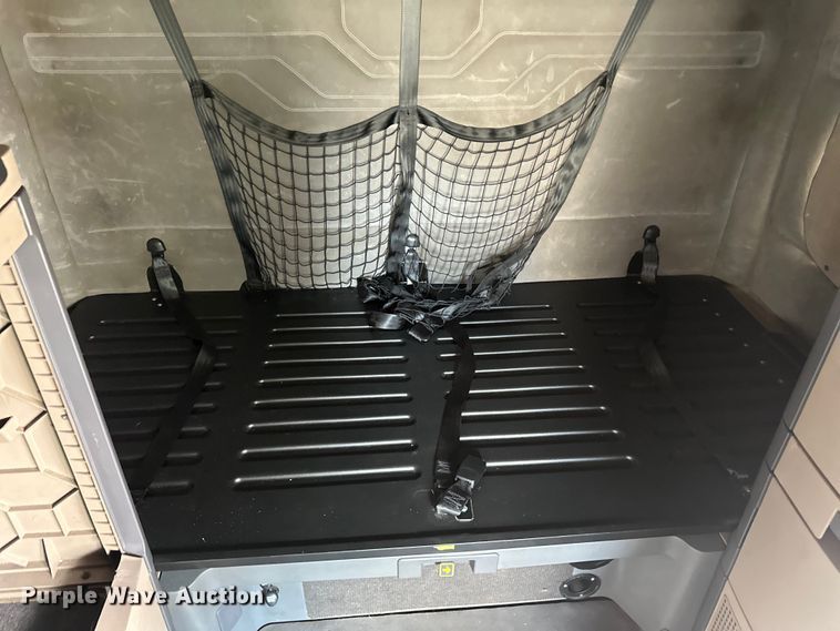 image for item LR9468 2017 Freightliner  Cascadia  semi truck