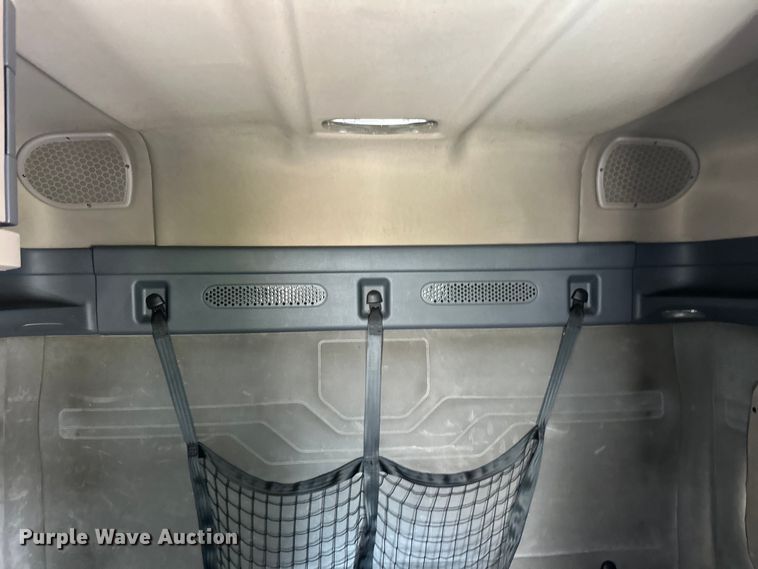 image for item LR9468 2017 Freightliner  Cascadia  semi truck