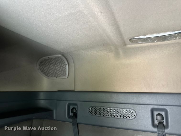 image for item LR9468 2017 Freightliner  Cascadia  semi truck