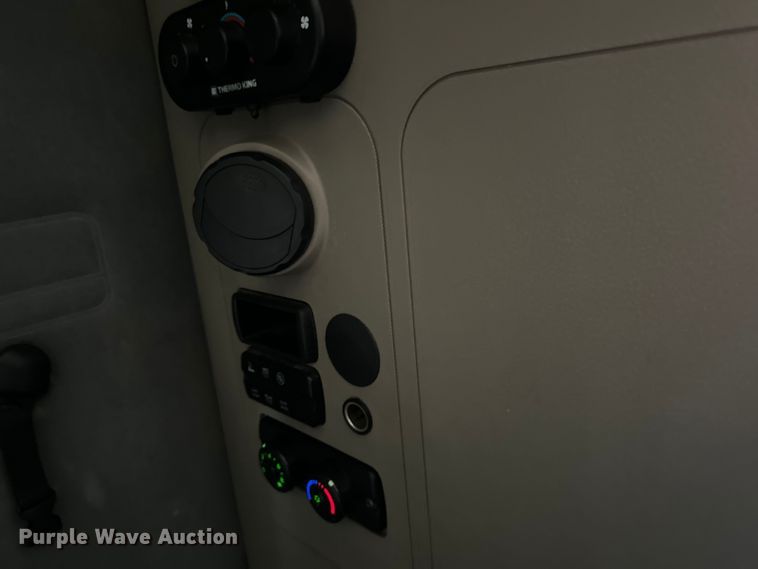 image for item LR9468 2017 Freightliner  Cascadia  semi truck