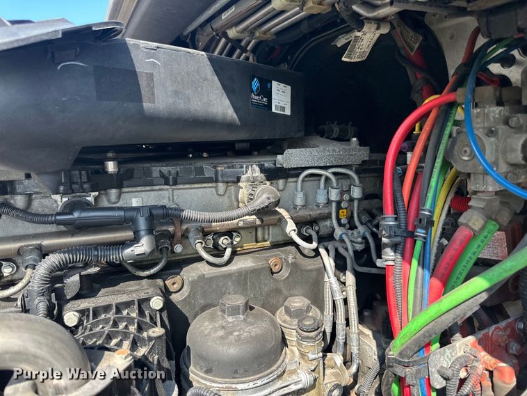 image for item LR9468 2017 Freightliner  Cascadia  semi truck