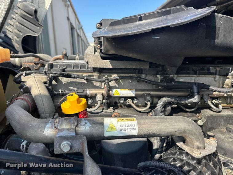 image for item LR9468 2017 Freightliner  Cascadia  semi truck