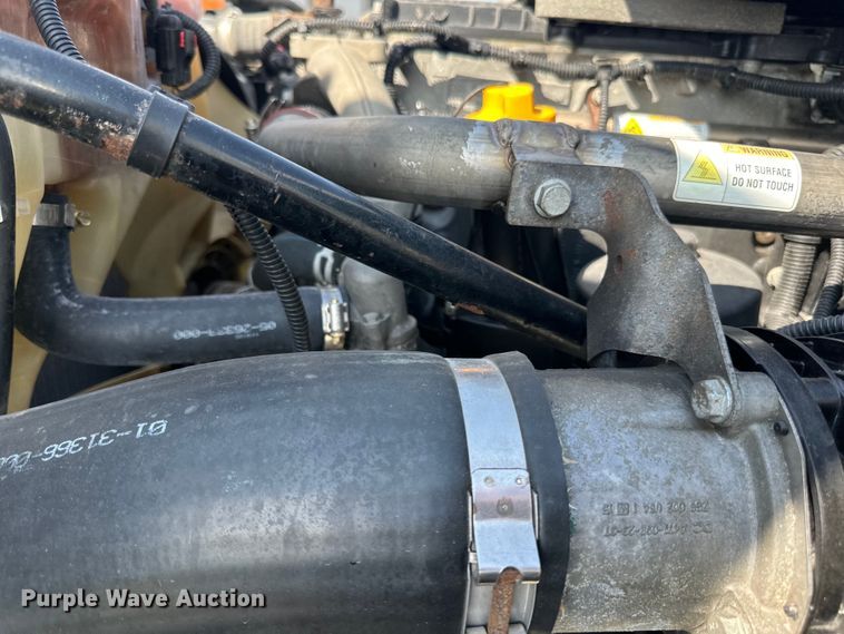 image for item LR9468 2017 Freightliner  Cascadia  semi truck