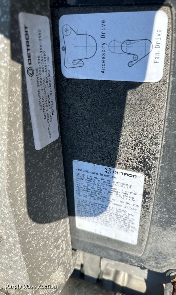 image for item LR9468 2017 Freightliner  Cascadia  semi truck