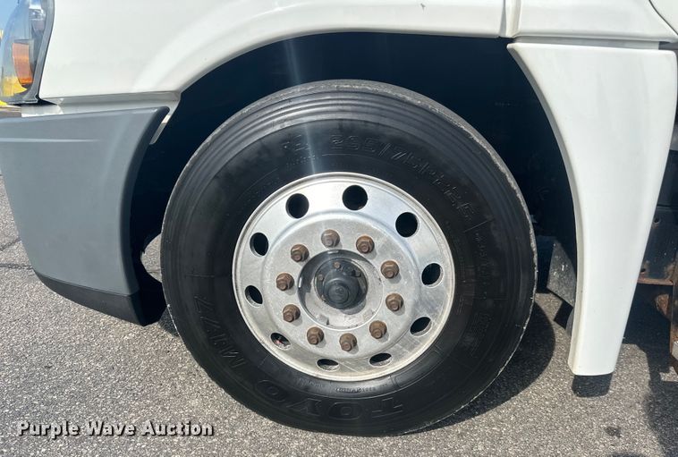 image for item LR9468 2017 Freightliner  Cascadia  semi truck